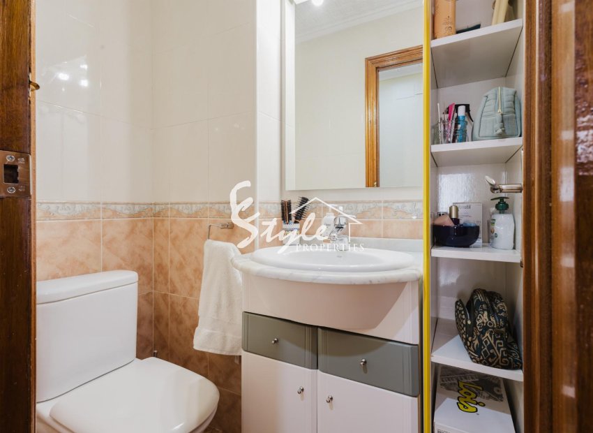 Resale - Apartament  - Torrevieja - Playa del Acequión