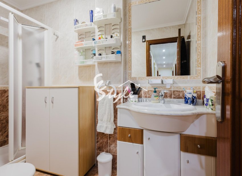 Resale - Apartament  - Torrevieja - Playa del Acequión