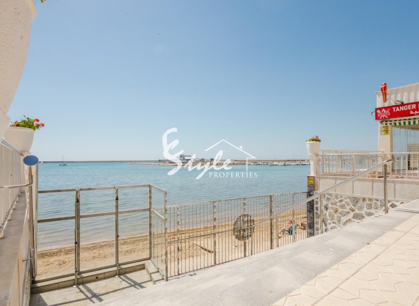 Resale - Apartament  - Torrevieja - Playa del Acequión
