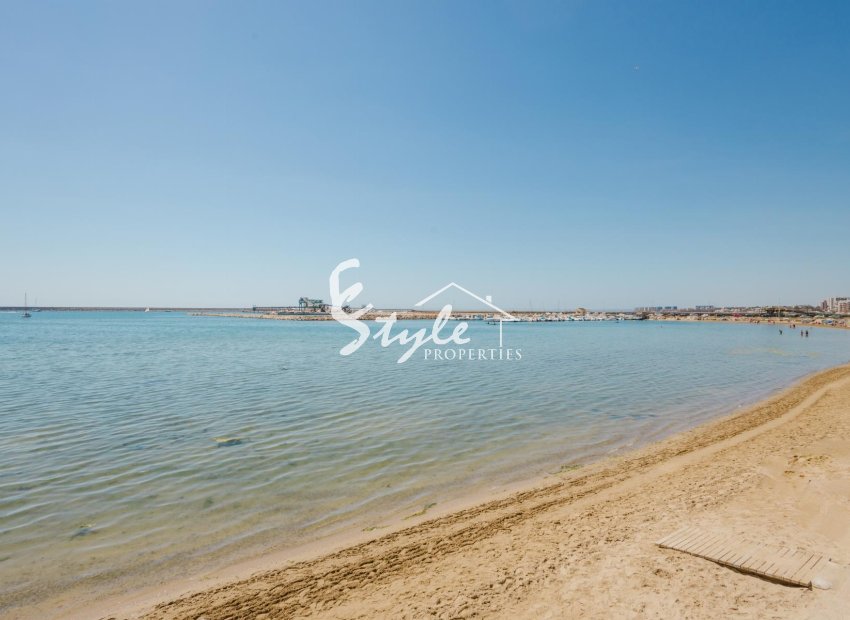 Resale - Apartament  - Torrevieja - Playa del Acequión