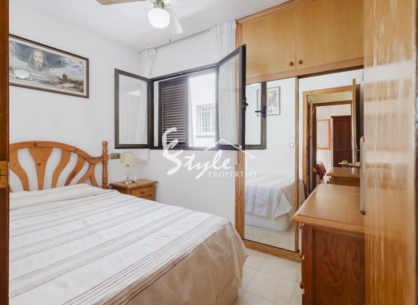 Resale - Apartament  - Torrevieja - Playa del Acequión