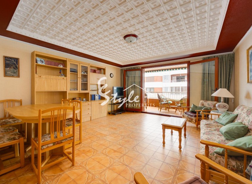 Resale - Apartament  - Torrevieja - Playa del Acequión