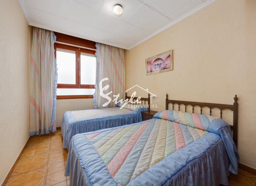 Resale - Apartament  - Torrevieja - Playa del Acequión