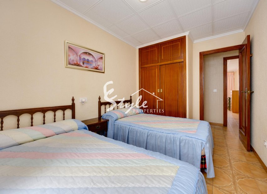 Resale - Apartament  - Torrevieja - Playa del Acequión