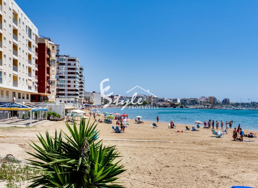 Resale - Apartament  - Torrevieja - Playa del Acequión