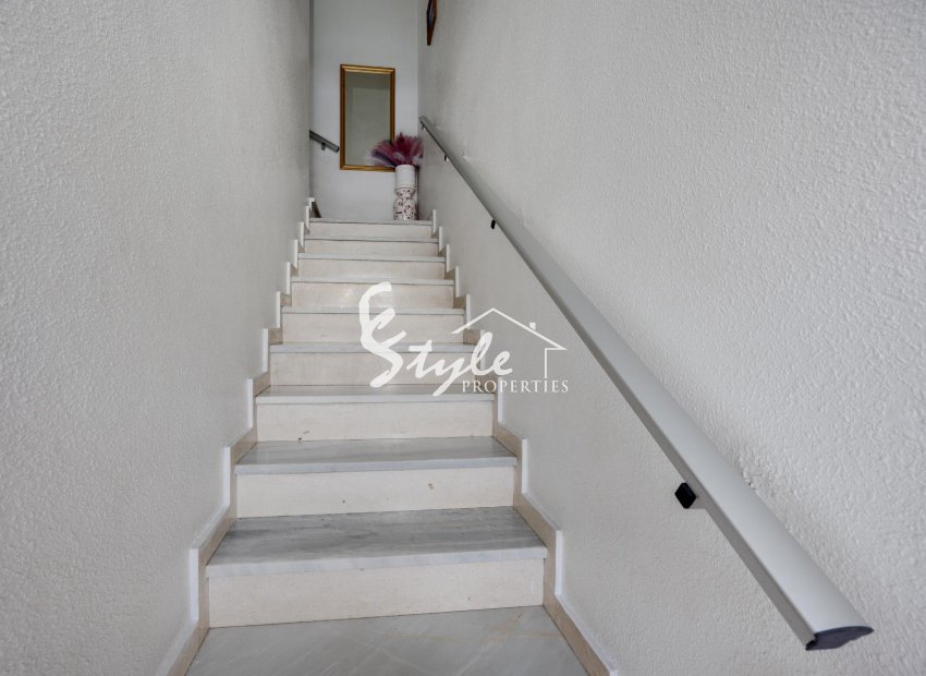 Resale - Apartament  - Torrevieja - Playa del Acequión