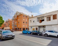 Resale - Apartament  - Torrevieja - Playa del Acequión