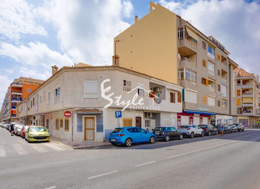 Resale - Apartament  - Torrevieja - Playa del Acequión