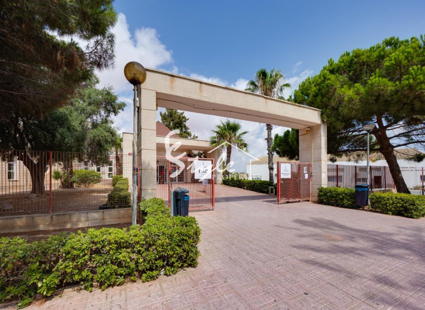 Resale - Apartament  - Torrevieja - Playa del Acequión