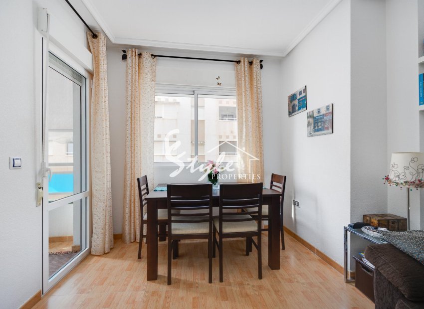 Resale - Apartament  - Torrevieja - Playa del Acequión