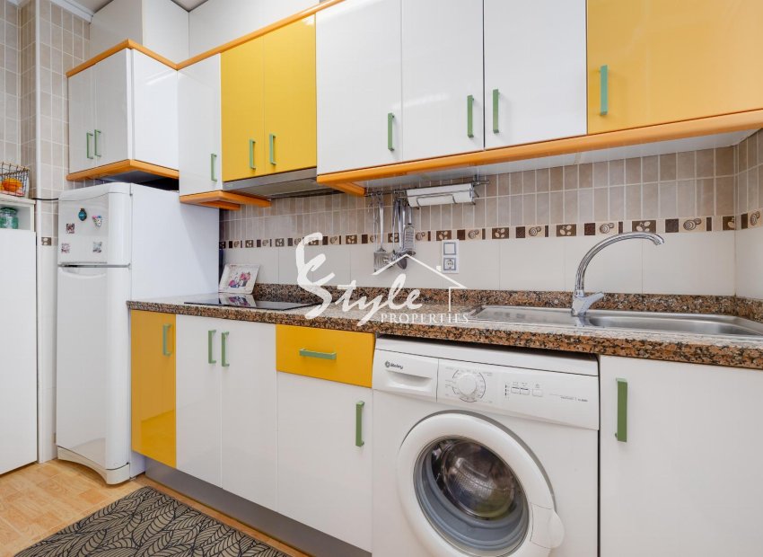 Resale - Apartament  - Torrevieja - Playa del Acequión