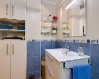 Resale - Apartament  - Torrevieja - Playa del Acequión