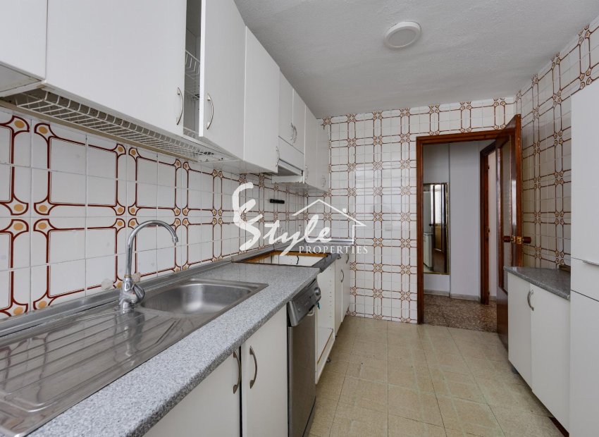 Resale - Apartament  - Torrevieja - Playa del Acequión