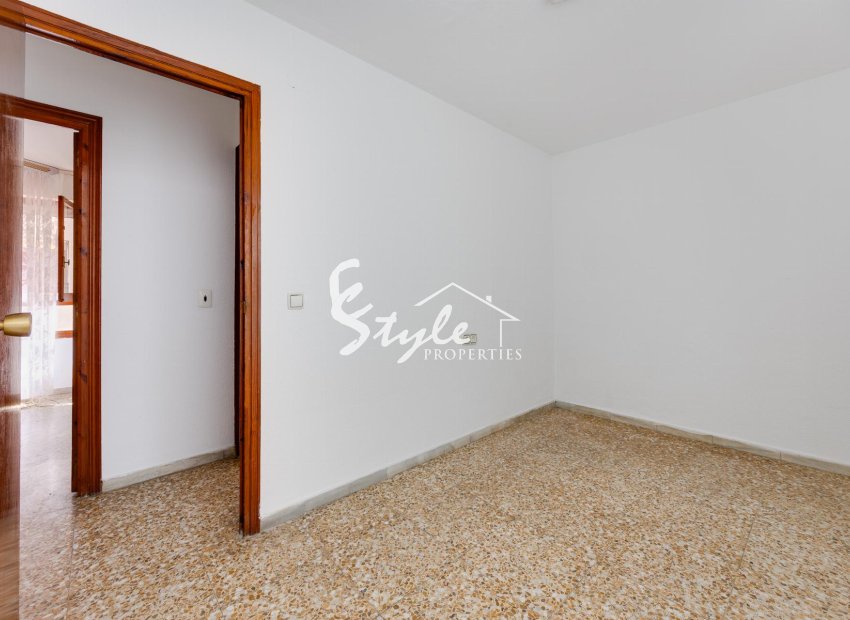 Resale - Apartament  - Torrevieja - Playa del Acequión