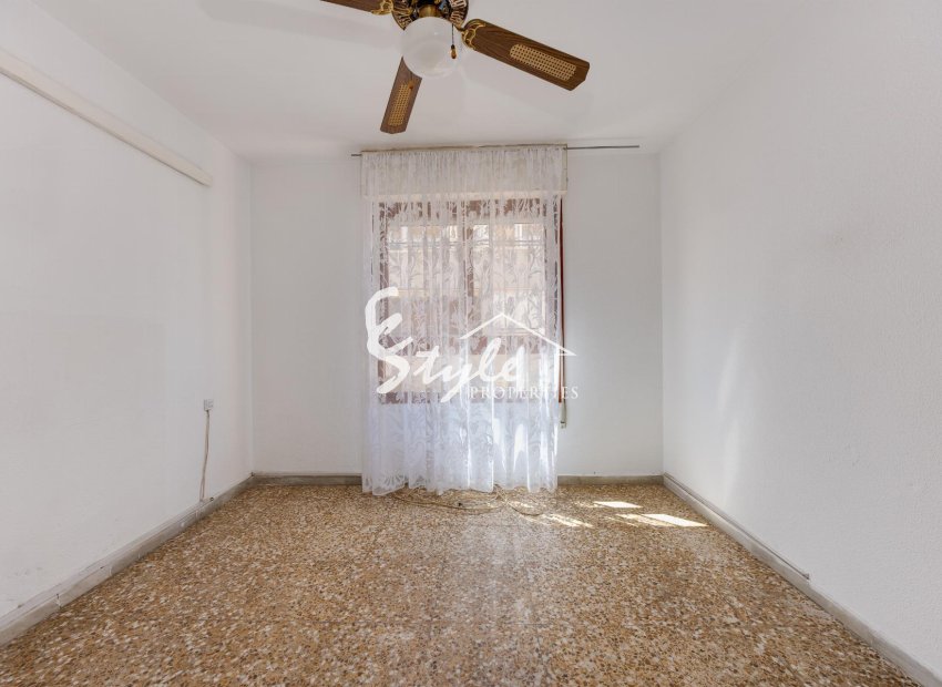 Resale - Apartament  - Torrevieja - Playa del Acequión