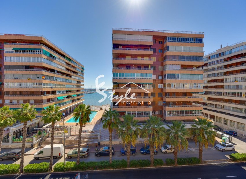 Resale - Apartament  - Torrevieja - Playa del Acequión