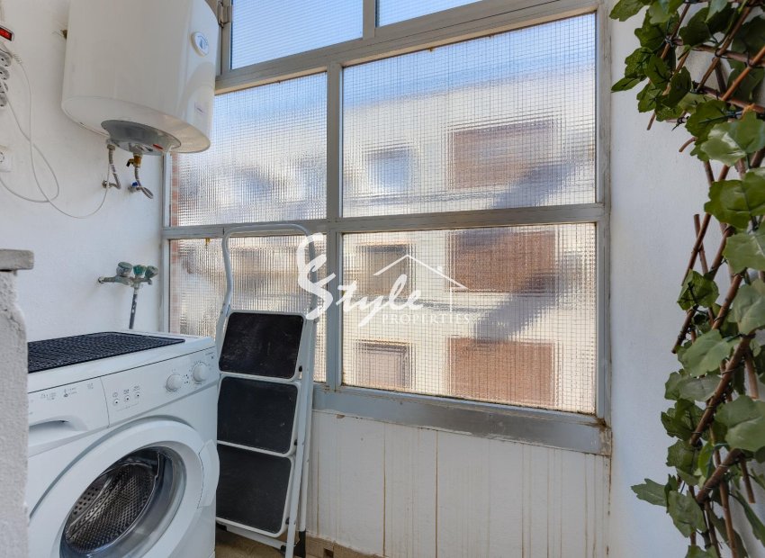 Resale - Apartament  - Torrevieja - Playa del Acequión