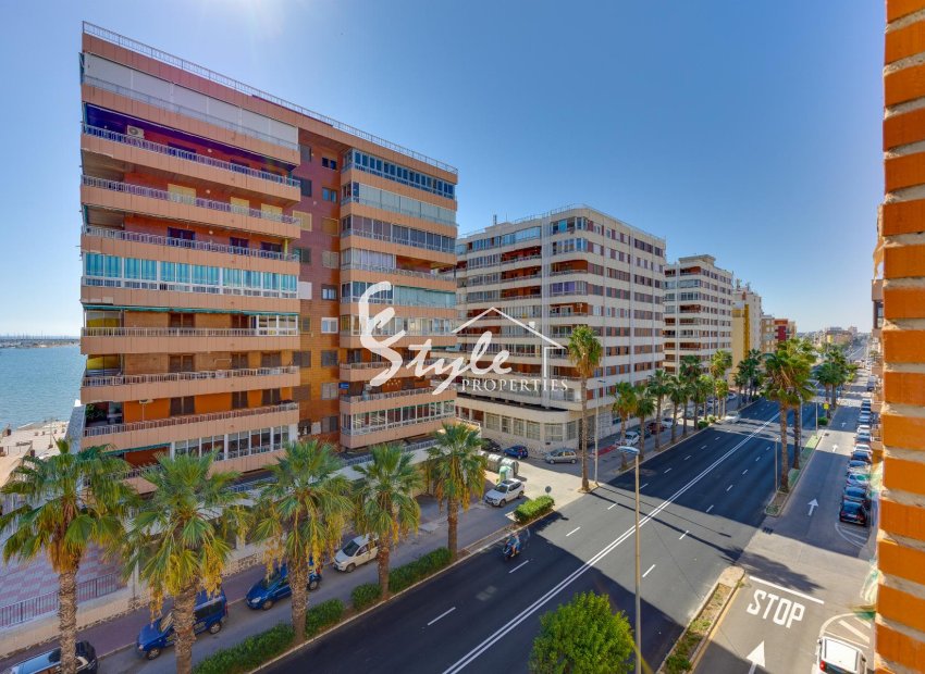Resale - Apartament  - Torrevieja - Playa del Acequión