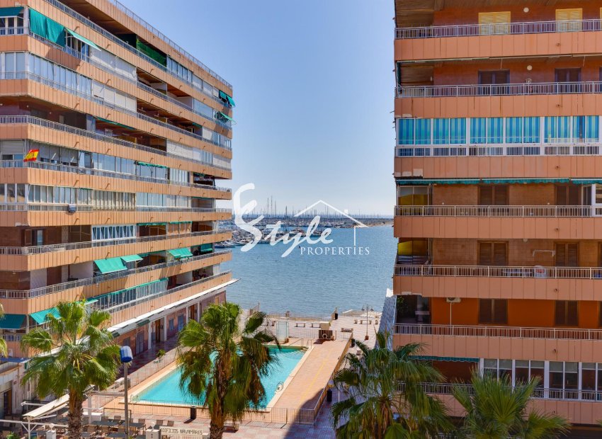 Resale - Apartament  - Torrevieja - Playa del Acequión