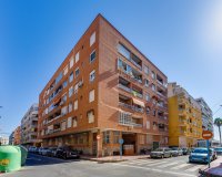 Resale - Apartament  - Torrevieja - Playa del Acequión