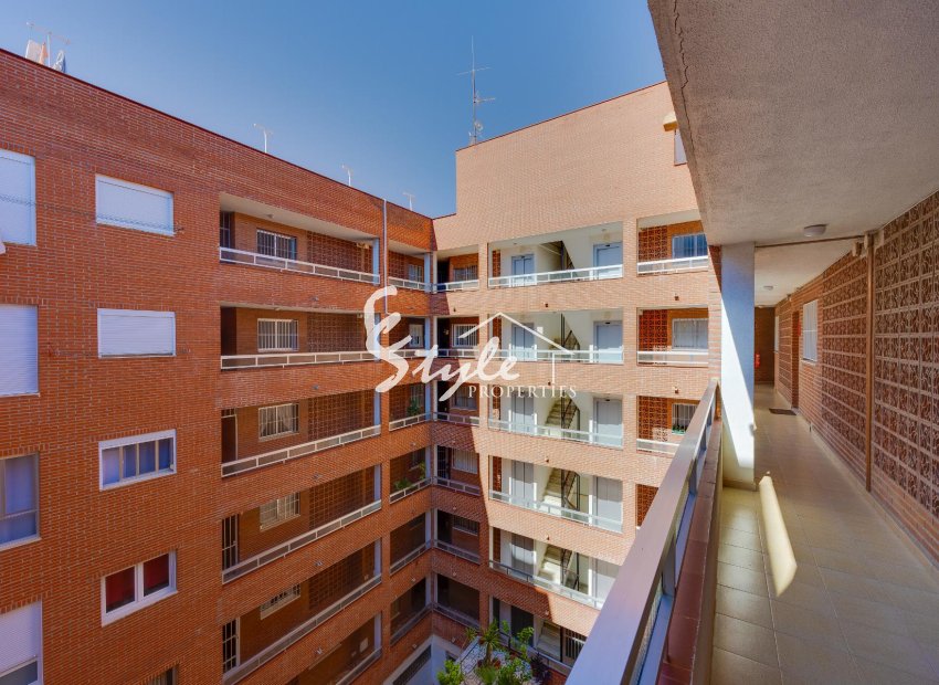 Resale - Apartament  - Torrevieja - Playa del Acequión