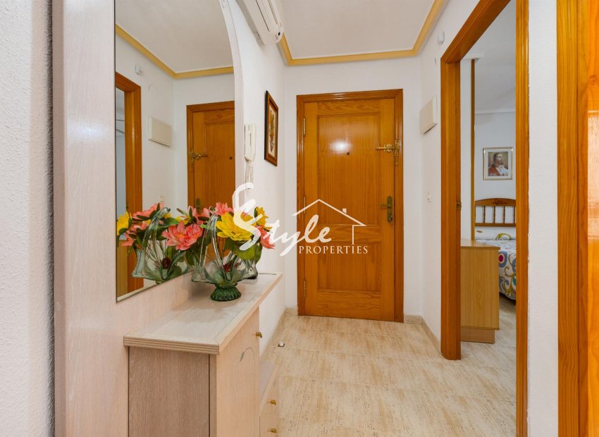 Resale - Apartament  - Torrevieja - Playa del Acequión