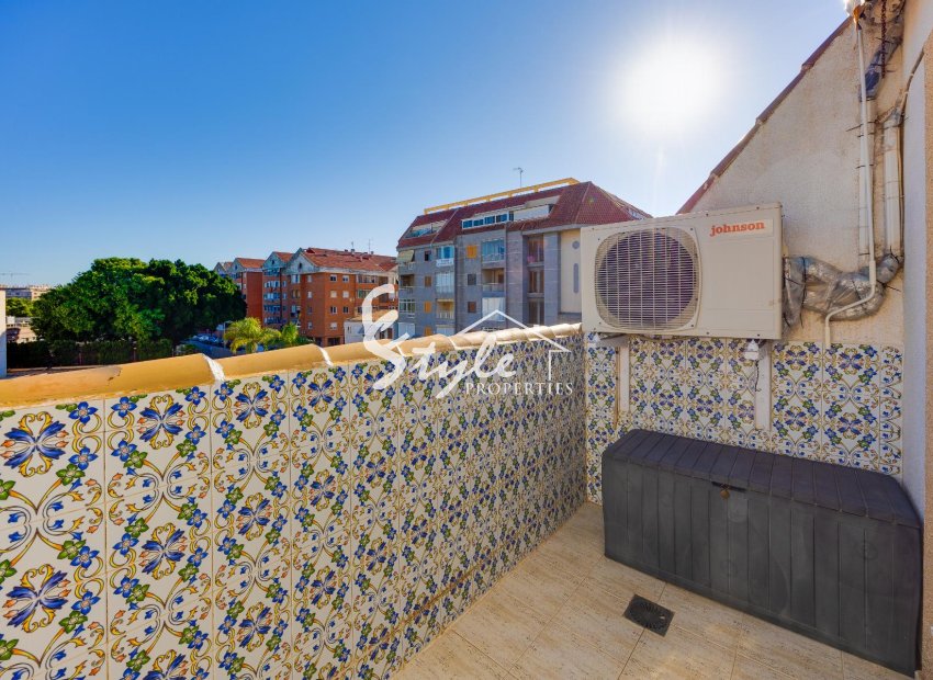 Resale - Apartament  - Torrevieja - Playa del Acequión
