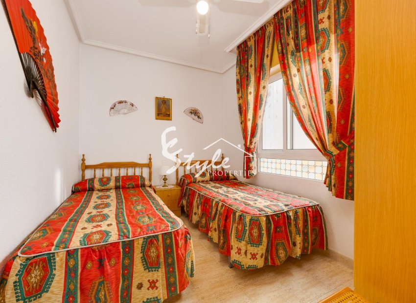 Resale - Apartament  - Torrevieja - Playa del Acequión
