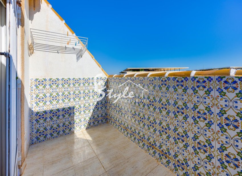 Resale - Apartament  - Torrevieja - Playa del Acequión