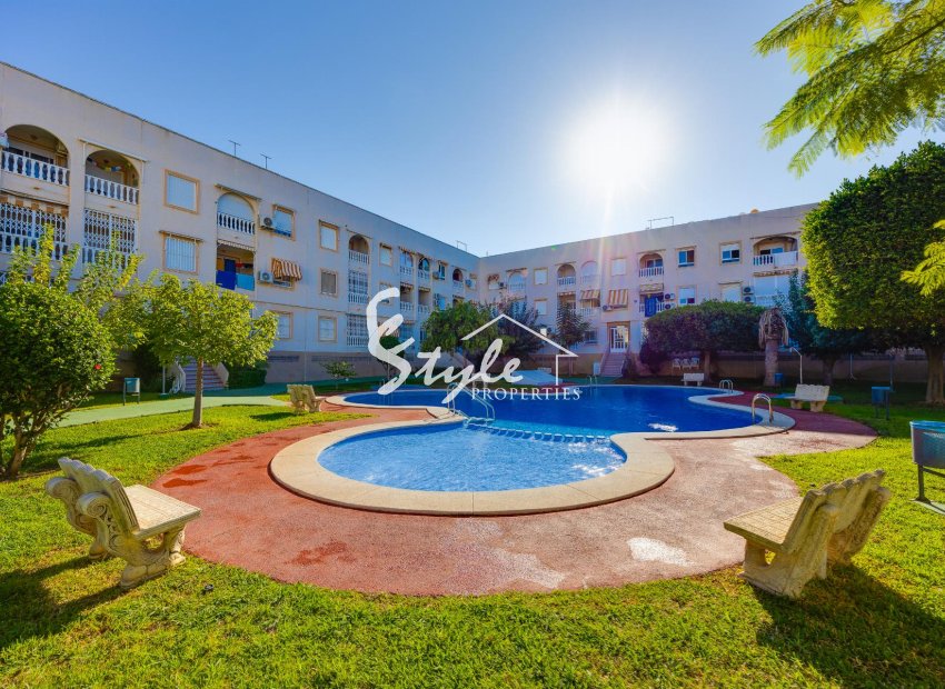 Resale - Apartament  - Torrevieja - Playa del Acequión