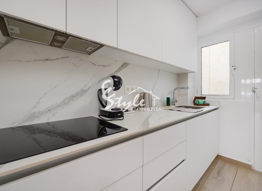 Resale - Apartament  - Torrevieja - Playa del Cura