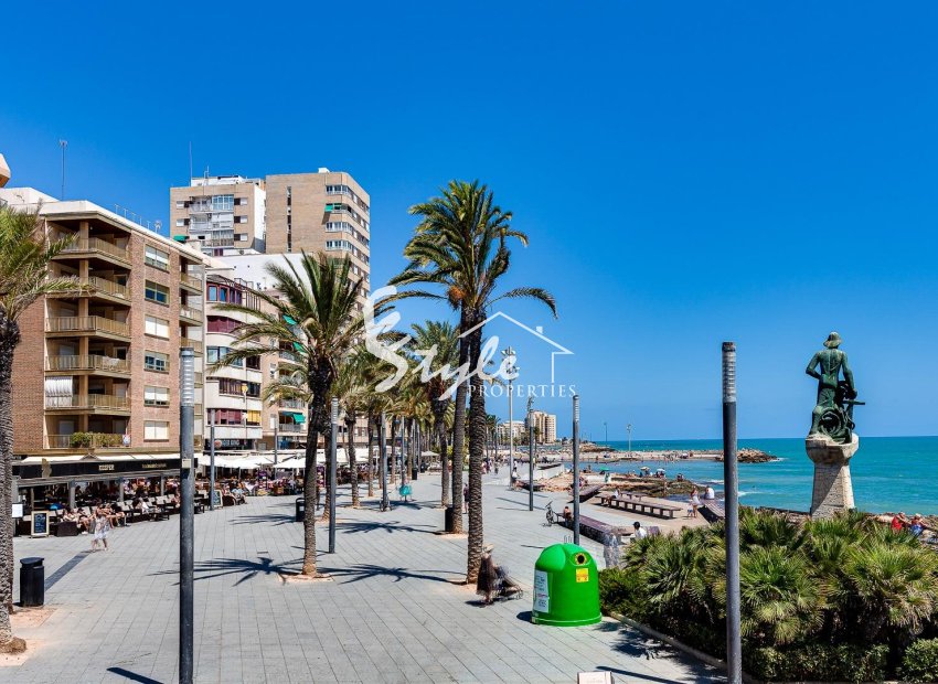 Resale - Apartament  - Torrevieja - Playa del Cura