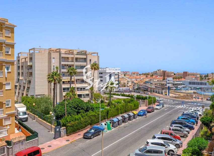 Resale - Apartament  - Torrevieja - Torrevieja - Aguas Nuevas