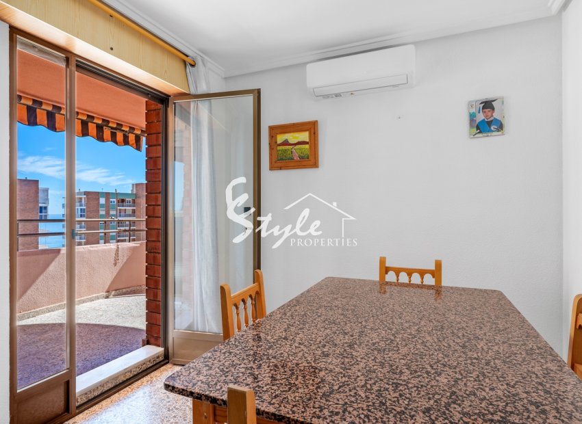 Resale - Apartamento - Arenales del Sol - Segunda linea playa