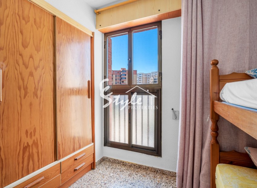 Resale - Apartamento - Arenales del Sol - Segunda linea playa