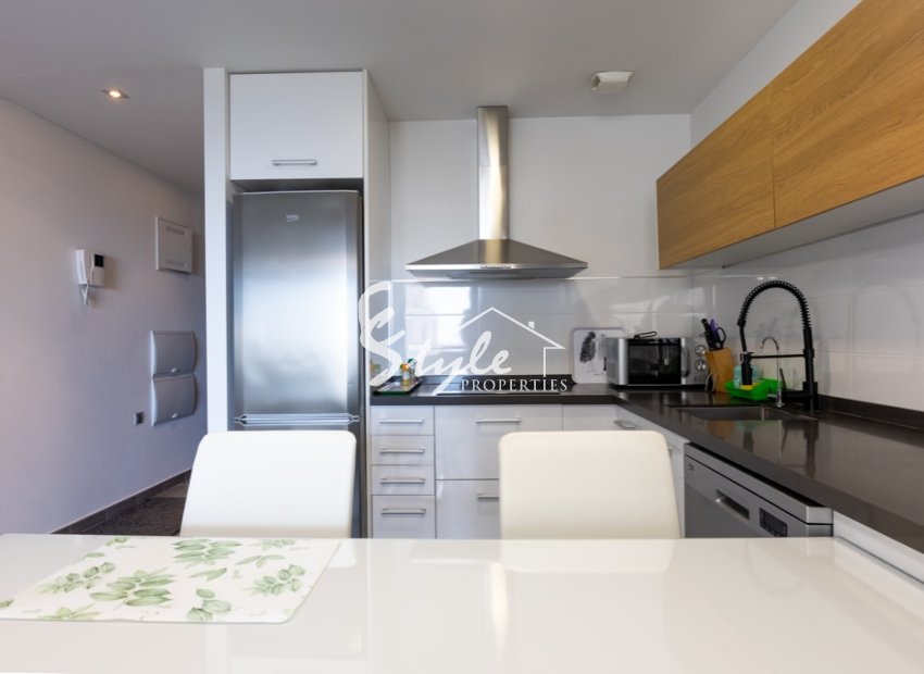 Resale - Apartamento - La Mata