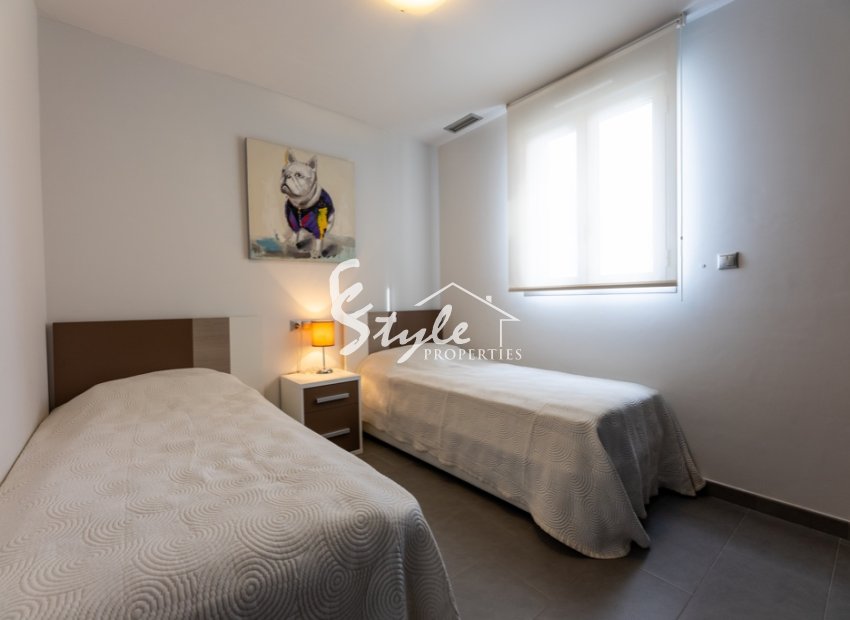 Resale - Apartamento - La Mata