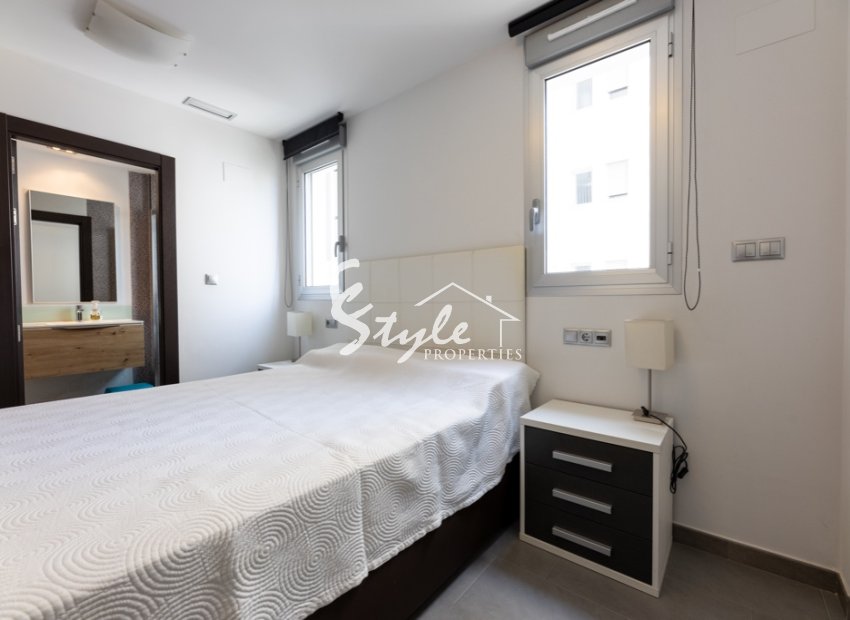 Resale - Apartamento - La Mata