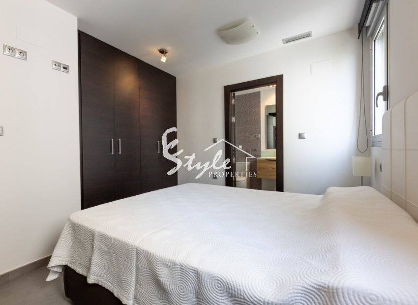 Resale - Apartamento - La Mata