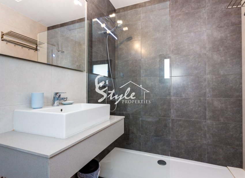 Resale - Apartamento - La Mata