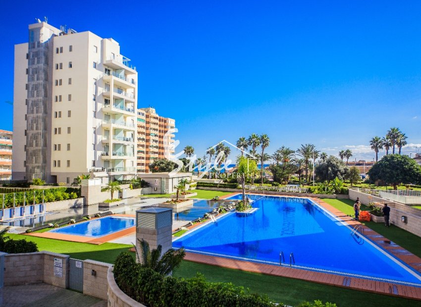 Resale - Apartamento - La Mata