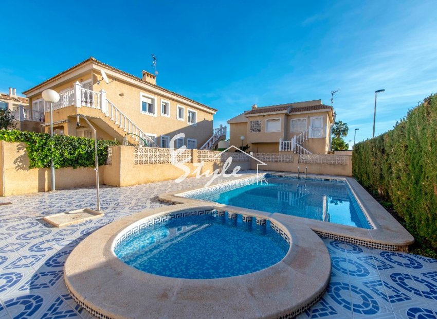 Resale - Apartamento - La Mata