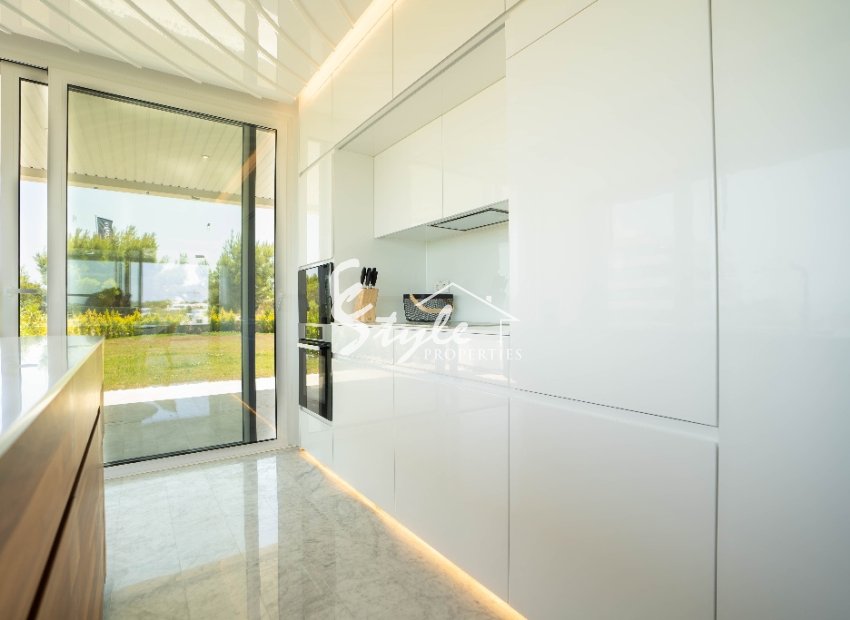 Resale - Apartamento - Las Colinas Golf