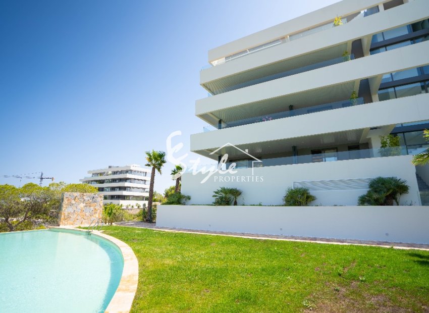 Resale - Apartamento - Las Colinas Golf