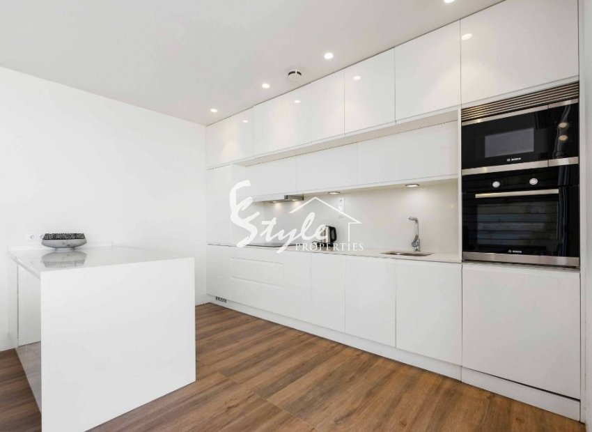 Resale - Apartamento - Las Colinas Golf