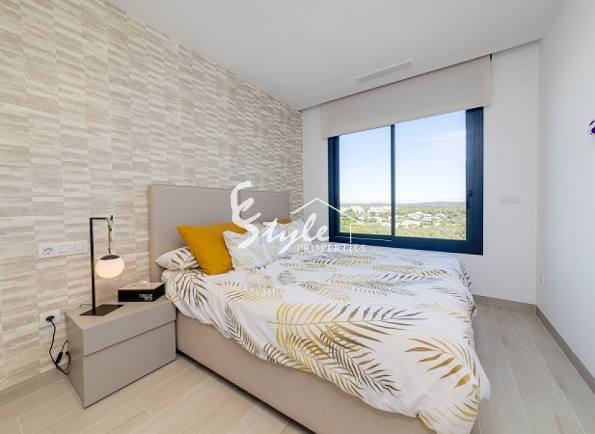 Resale - Apartamento - Las Colinas Golf