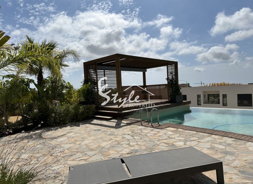 Resale - Apartamento - Las Colinas Golf