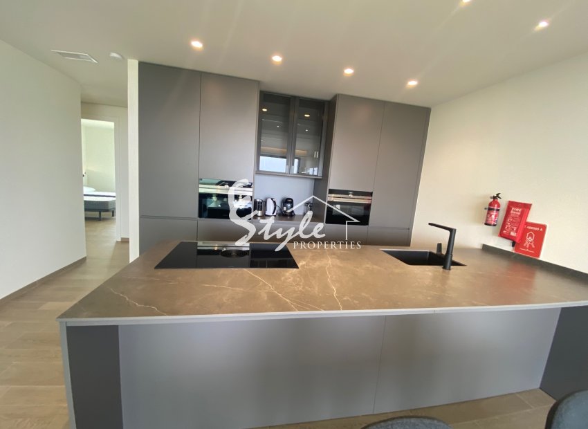 Resale - Apartamento - Las Colinas - Las Colinas Golf