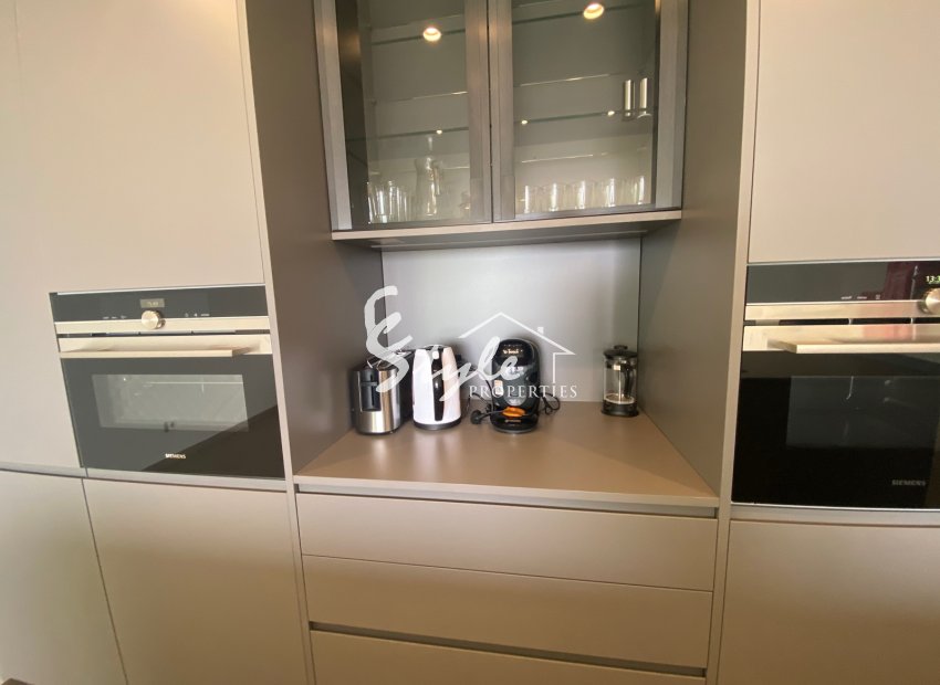 Resale - Apartamento - Las Colinas - Las Colinas Golf