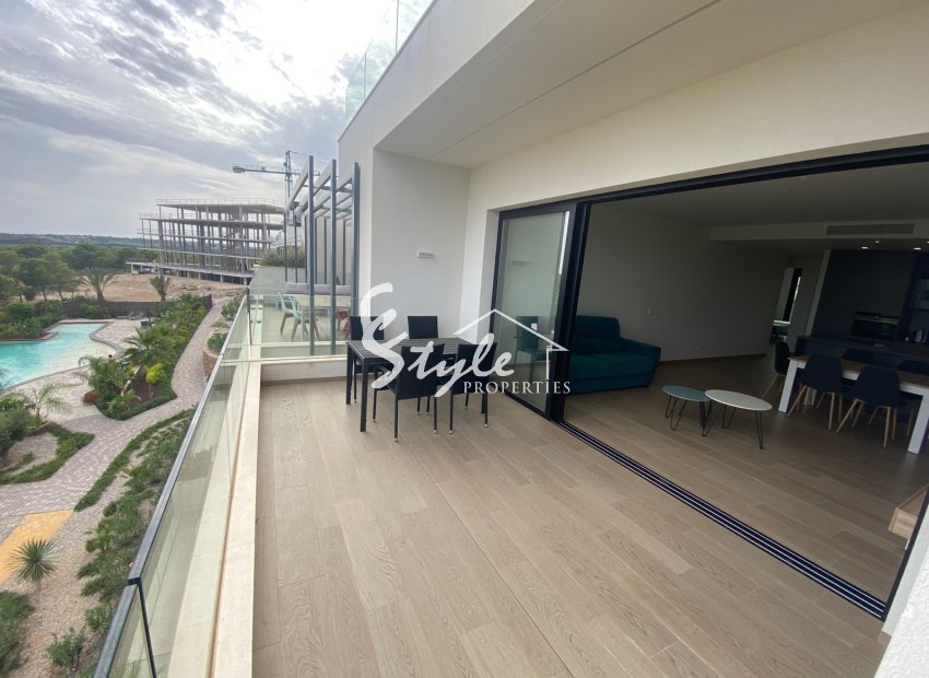 Resale - Apartamento - Las Colinas - Las Colinas Golf